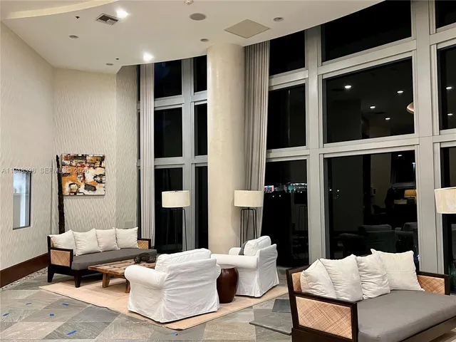 $3,000 | 2681 North Flamingo Road, Unit 1806S, Sunrise, FL 33323