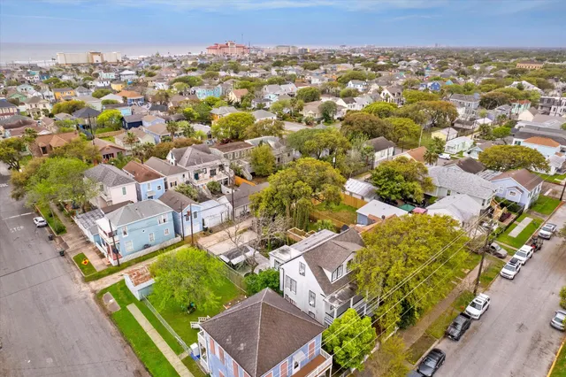 $675,000 | 1607 Avenue L, Galveston, TX 77550