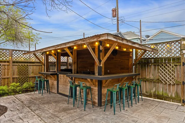 $675,000 | 1607 Avenue L, Galveston, TX 77550