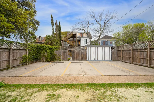 $675,000 | 1607 Avenue L, Galveston, TX 77550