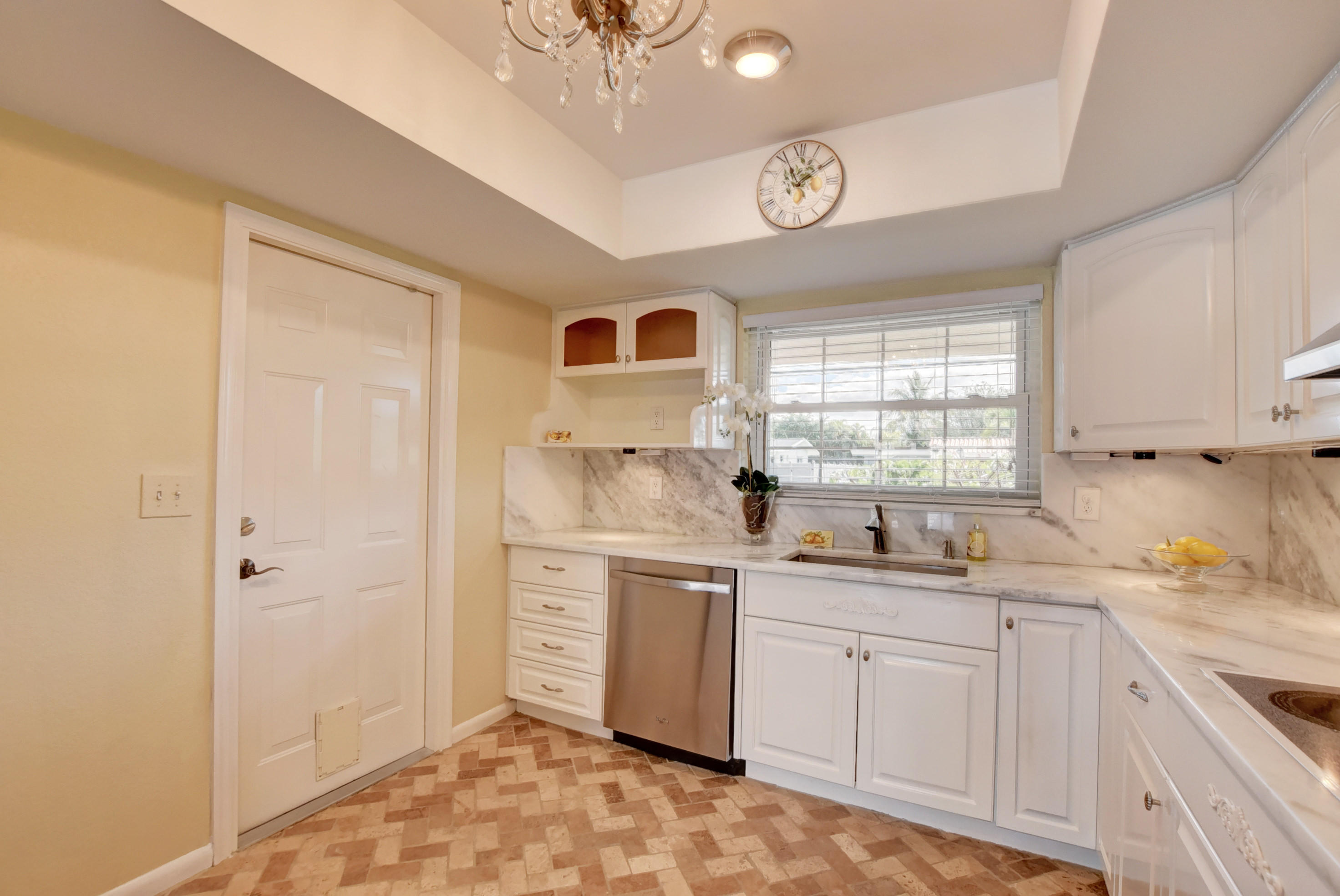 27 Southwest 9th Avenue Boca Raton, FL 33486 - Photo 15 of 55 Updated kitchen