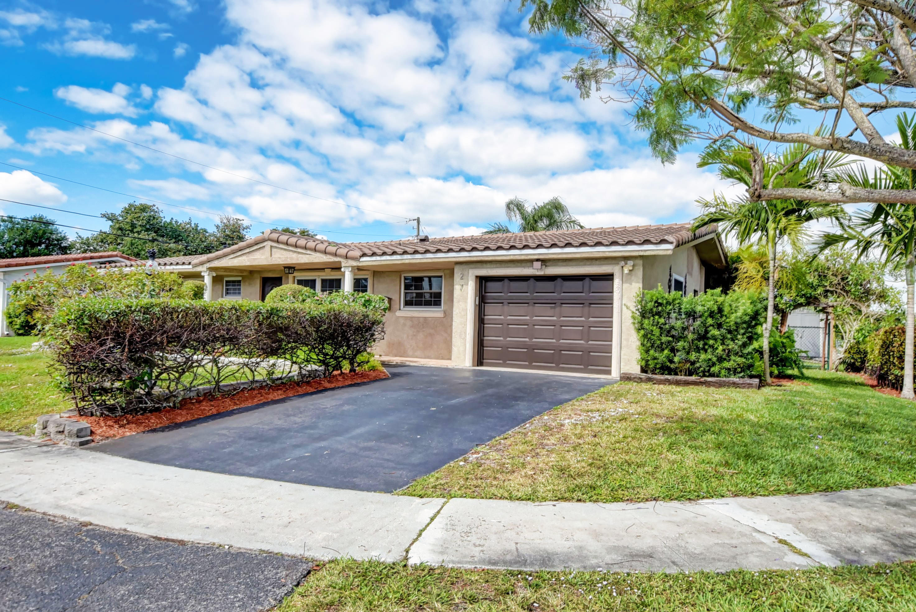 27 Southwest 9th Avenue Boca Raton, FL 33486 - Photo 2 of 55 Front view