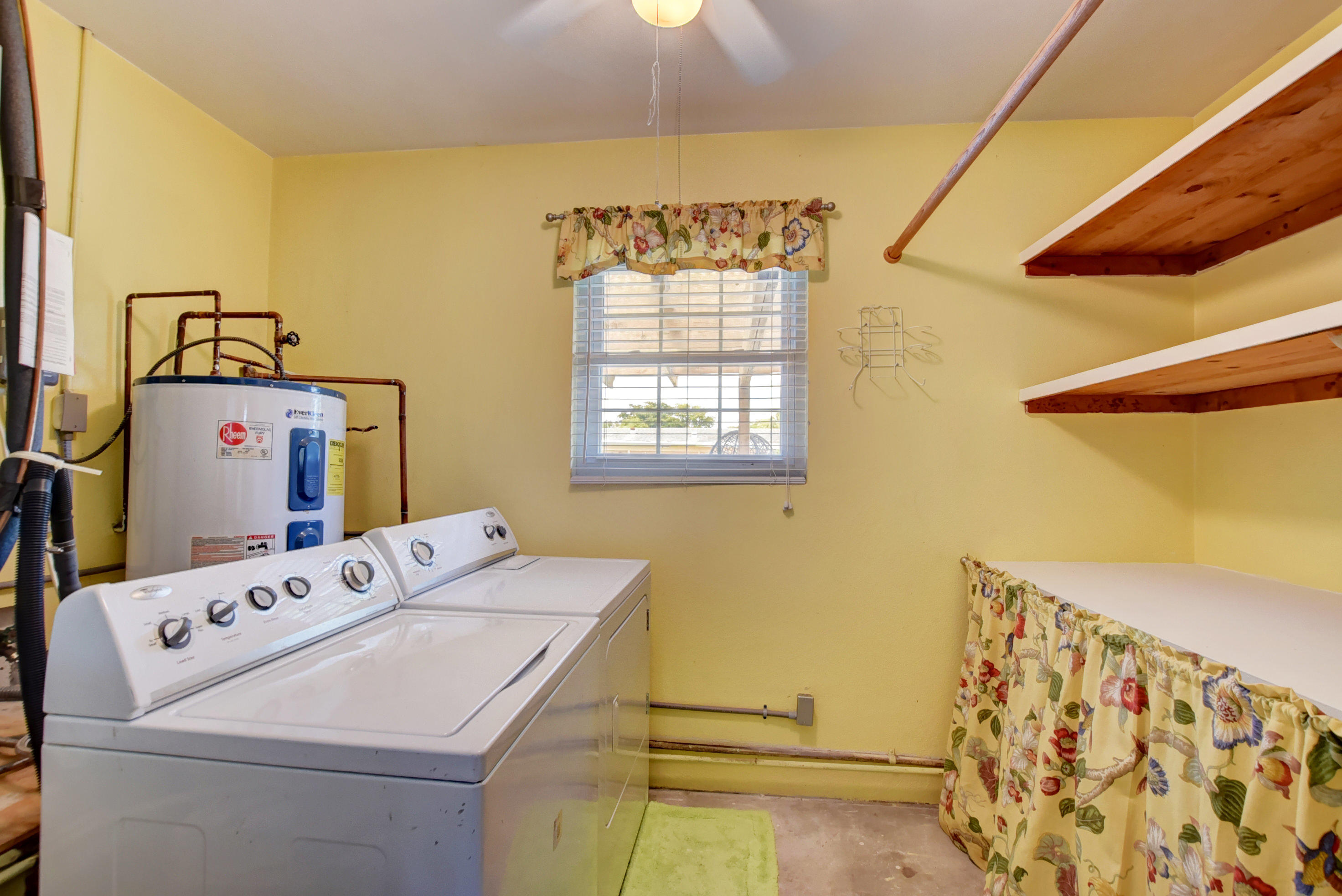27 Southwest 9th Avenue Boca Raton, FL 33486 - Photo 39 of 55 Laundry room