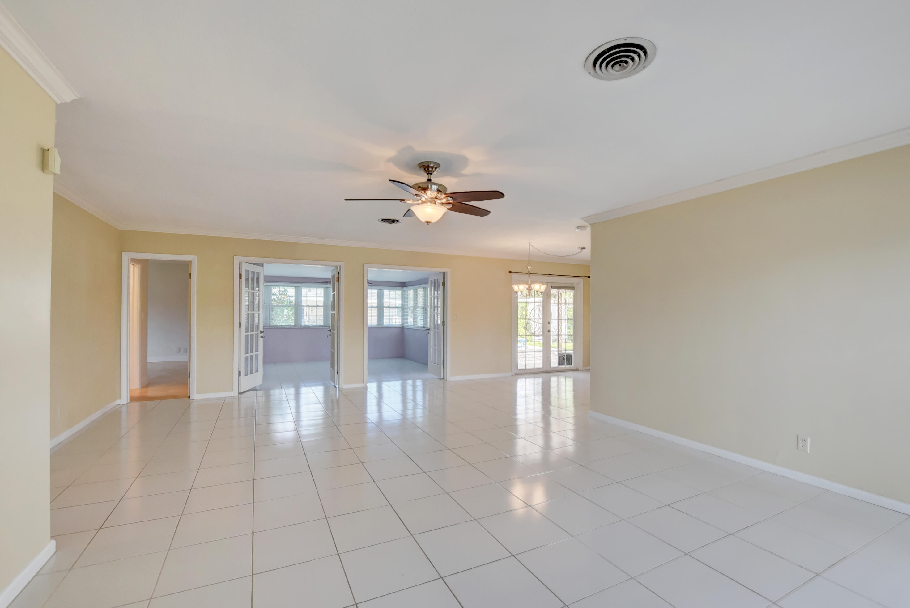 27 Southwest 9th Avenue Boca Raton, FL 33486 - Photo 5 of 55 Living room