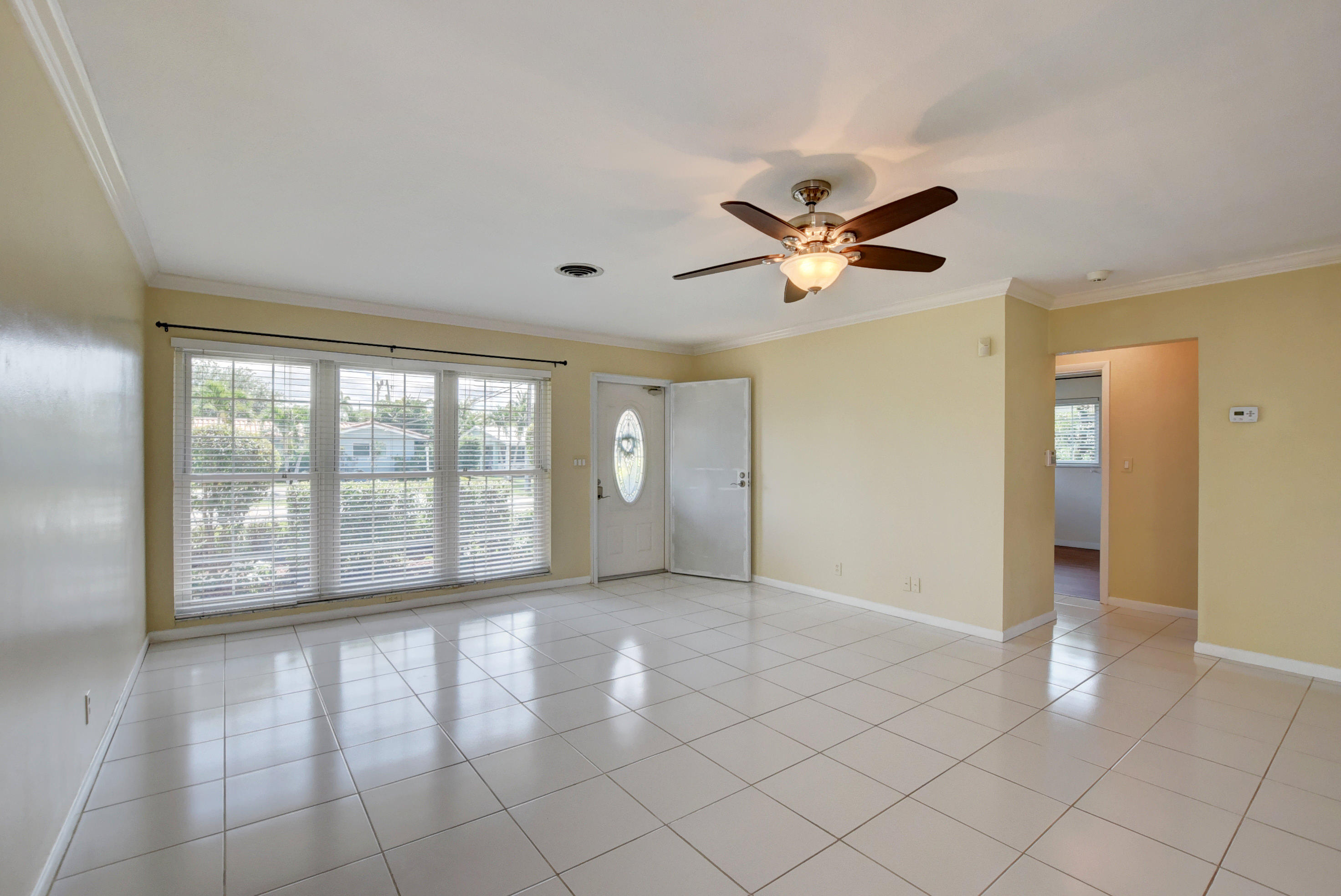 27 Southwest 9th Avenue Boca Raton, FL 33486 - Photo 7 of 55 Living room