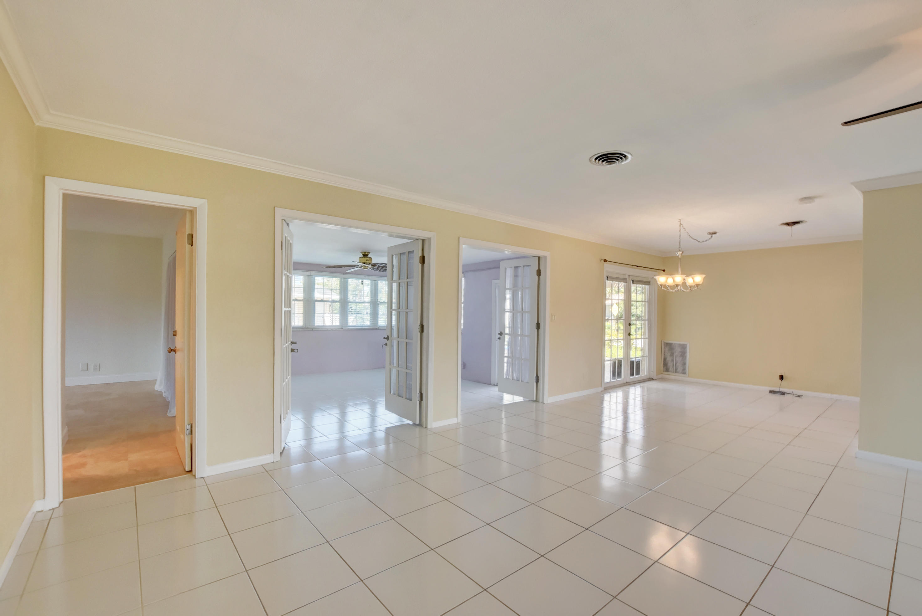 27 Southwest 9th Avenue Boca Raton, FL 33486 - Photo 9 of 55 Living area
