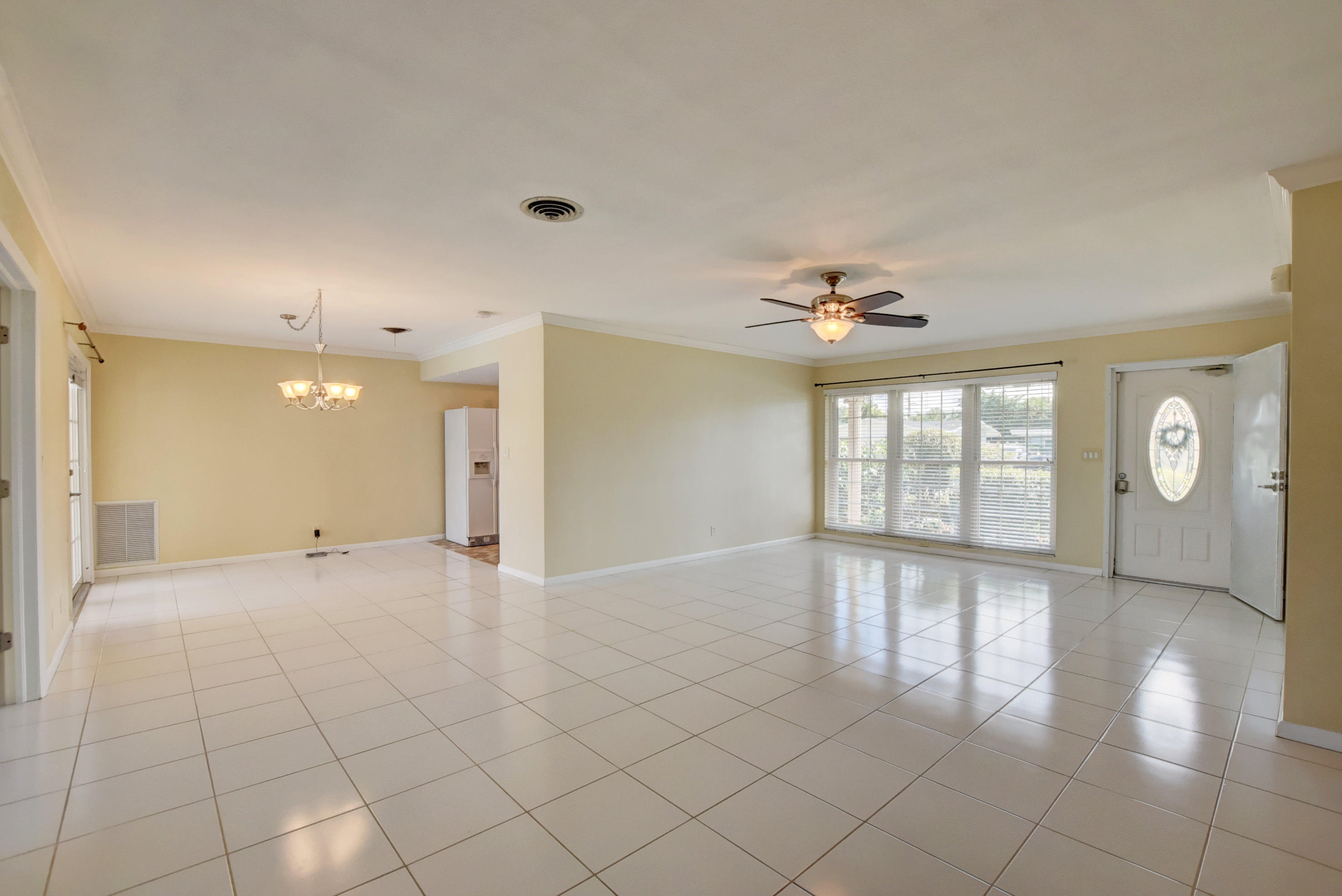 27 Southwest 9th Avenue Boca Raton, FL 33486 - Photo 10 of 55 Living area