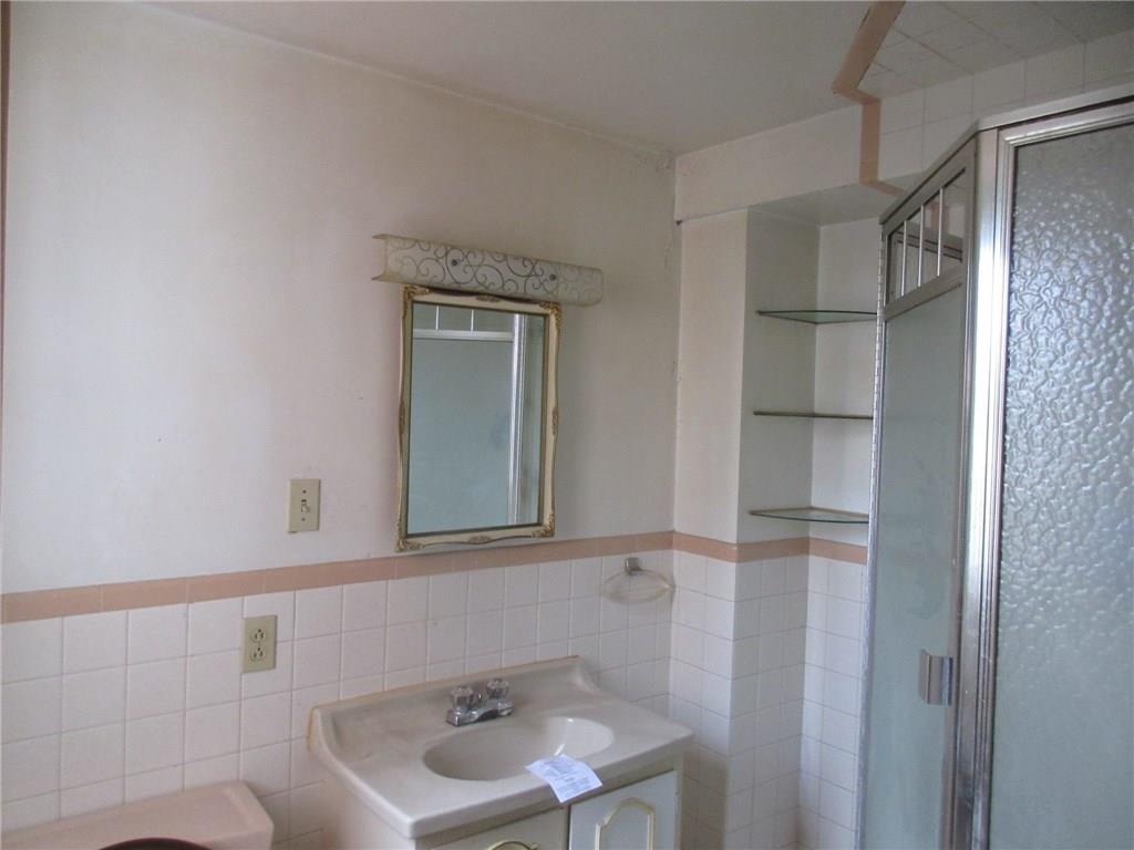 69 Palace Avenue McKees Rocks, PA 15136 - Photo 9 of 13 Gallery Image 9