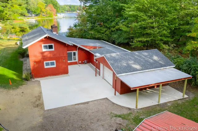 $379,900 | 18565 32nd Street, Gobles, MI 49055