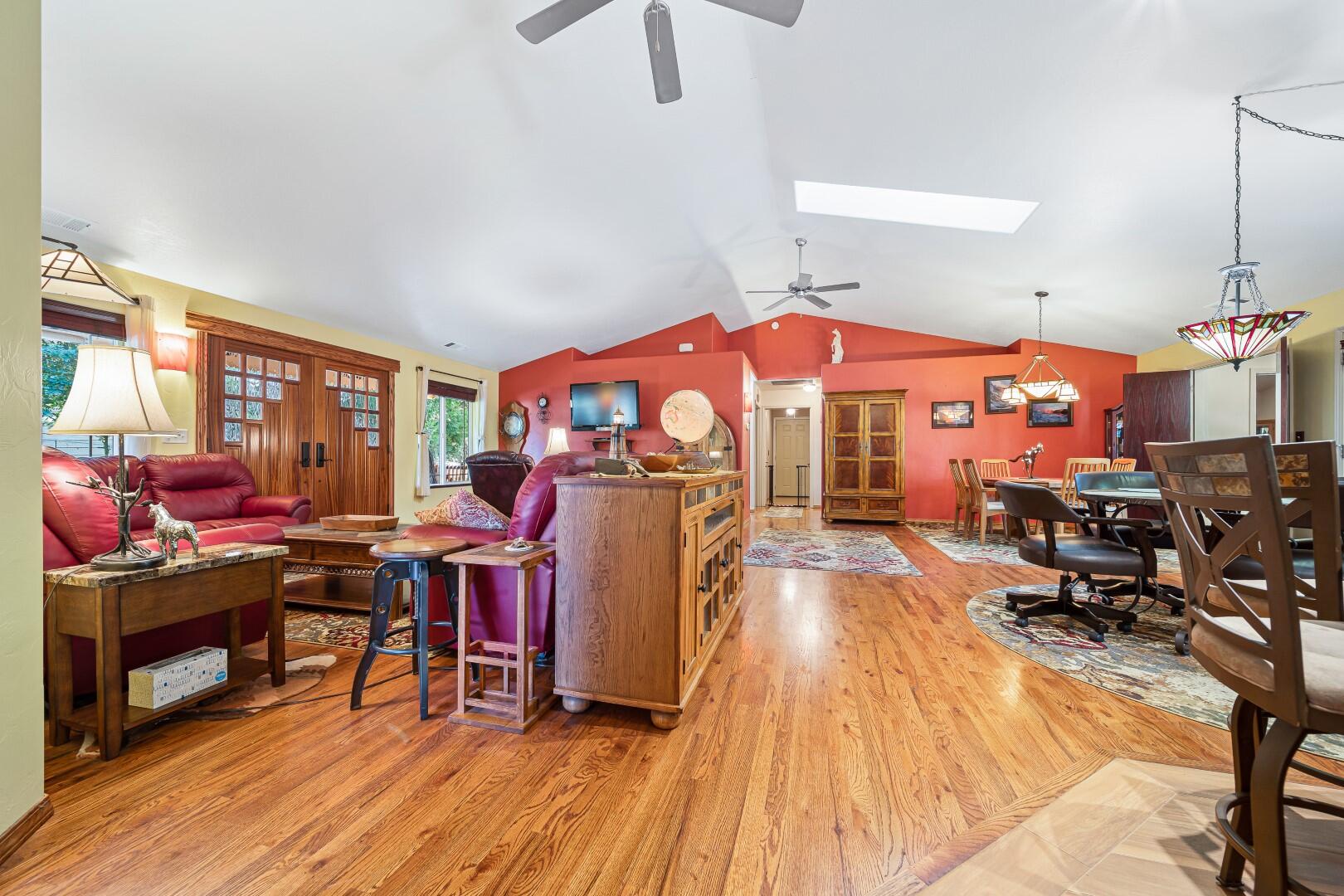 15638 Jones Road White City, OR 97503 - Photo 15 of 65 B12 Great Room View
