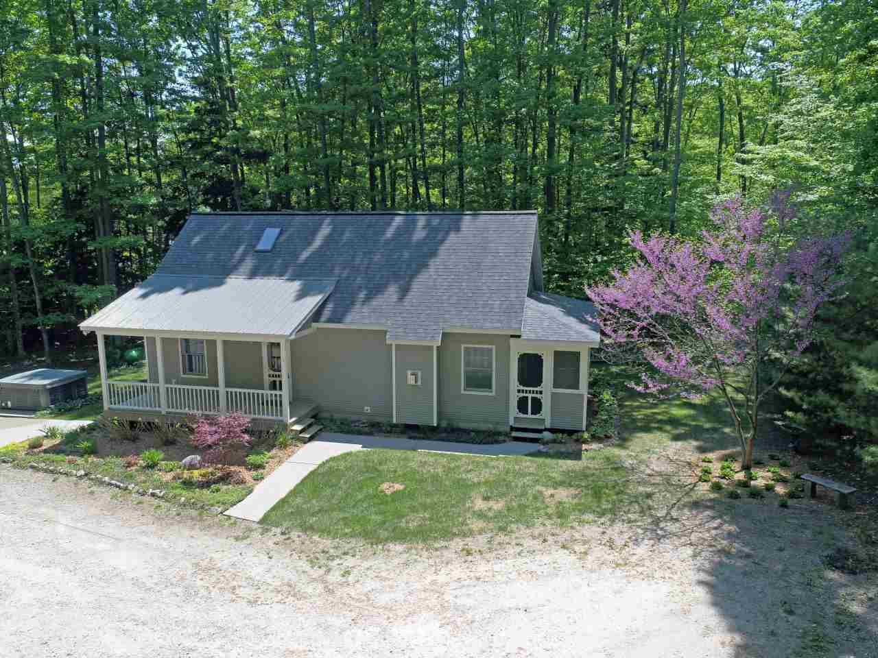141 West Hlavka Road Maple City, MI 49664 - Photo 29 of 48 1847172-28.JPG