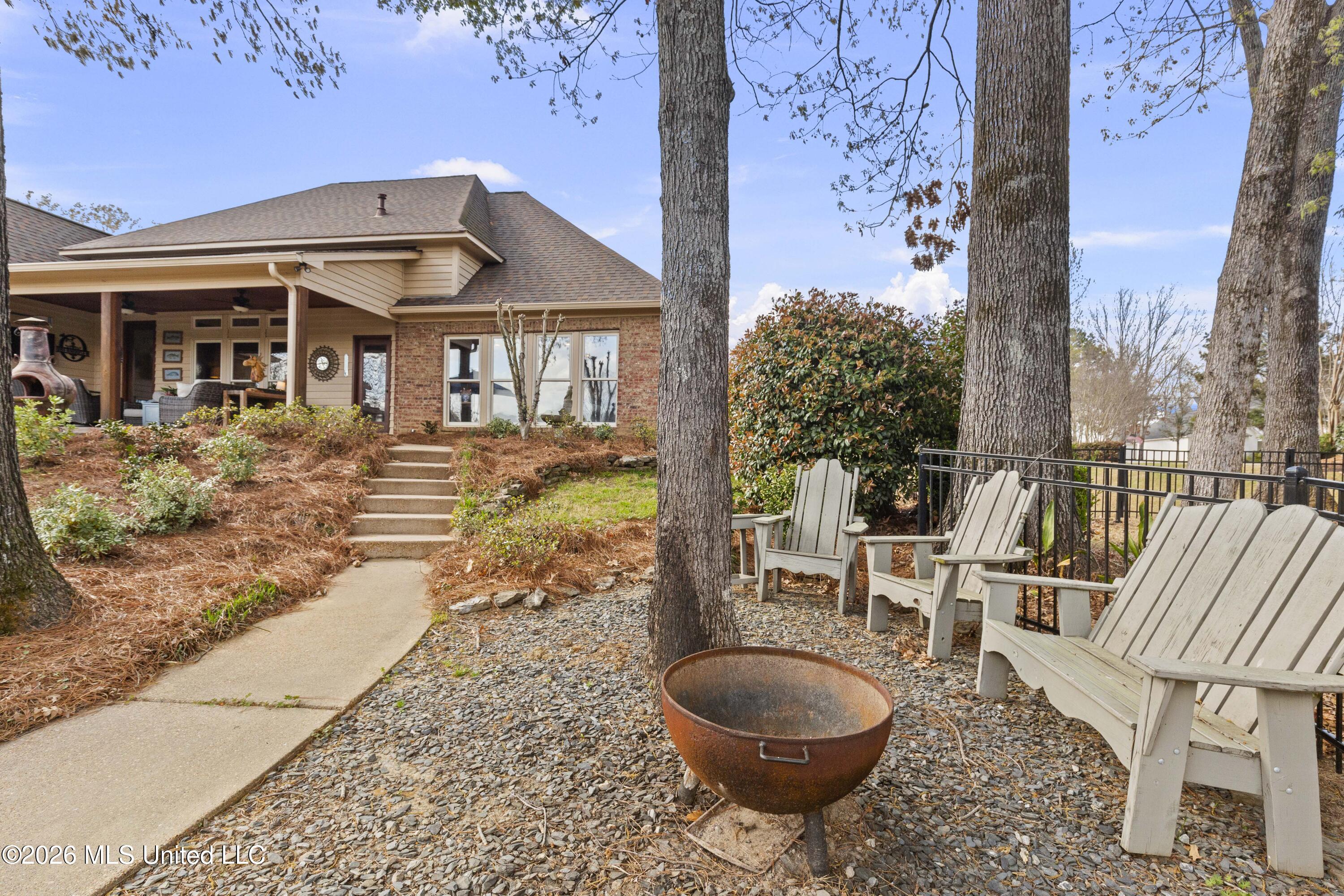112 Lake Ridge Drive Madison, MS 39110 - Photo 35 of 42 112 Lake Ridge-68