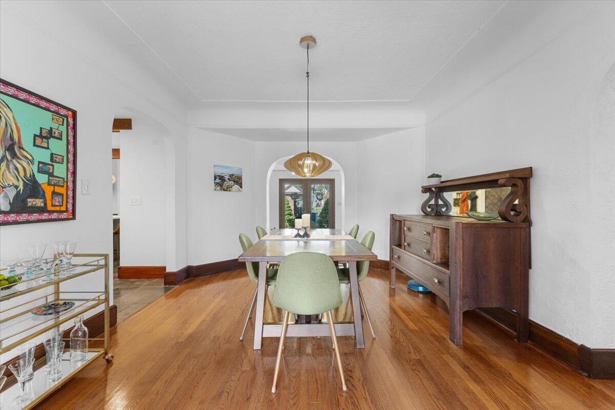 2656 Burnham Road Royal Oak, MI 48073 - Photo 11 of 63 dining