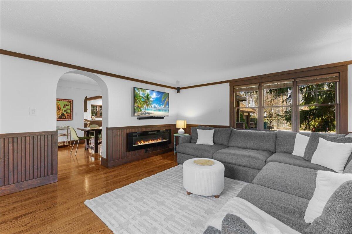 2656 Burnham Road Royal Oak, MI 48073 - Photo 13 of 63 family room