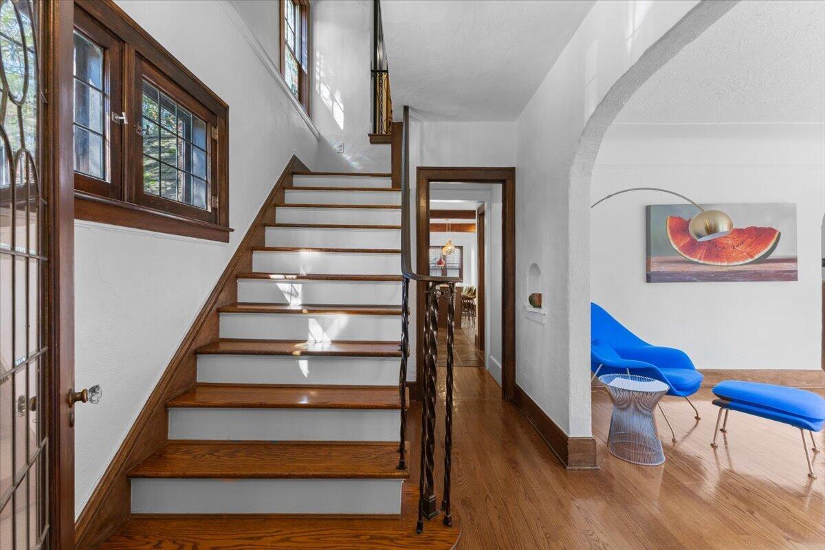 2656 Burnham Road Royal Oak, MI 48073 - Photo 27 of 63 Stuning foyer