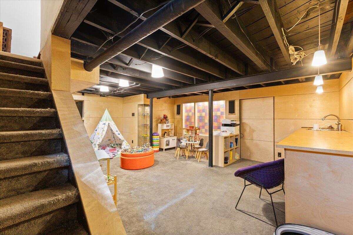 2656 Burnham Road Royal Oak, MI 48073 - Photo 39 of 63 Basement family room