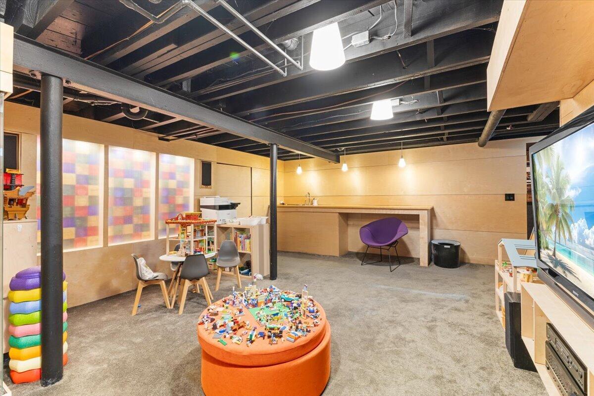 2656 Burnham Road Royal Oak, MI 48073 - Photo 40 of 63 Basement family room