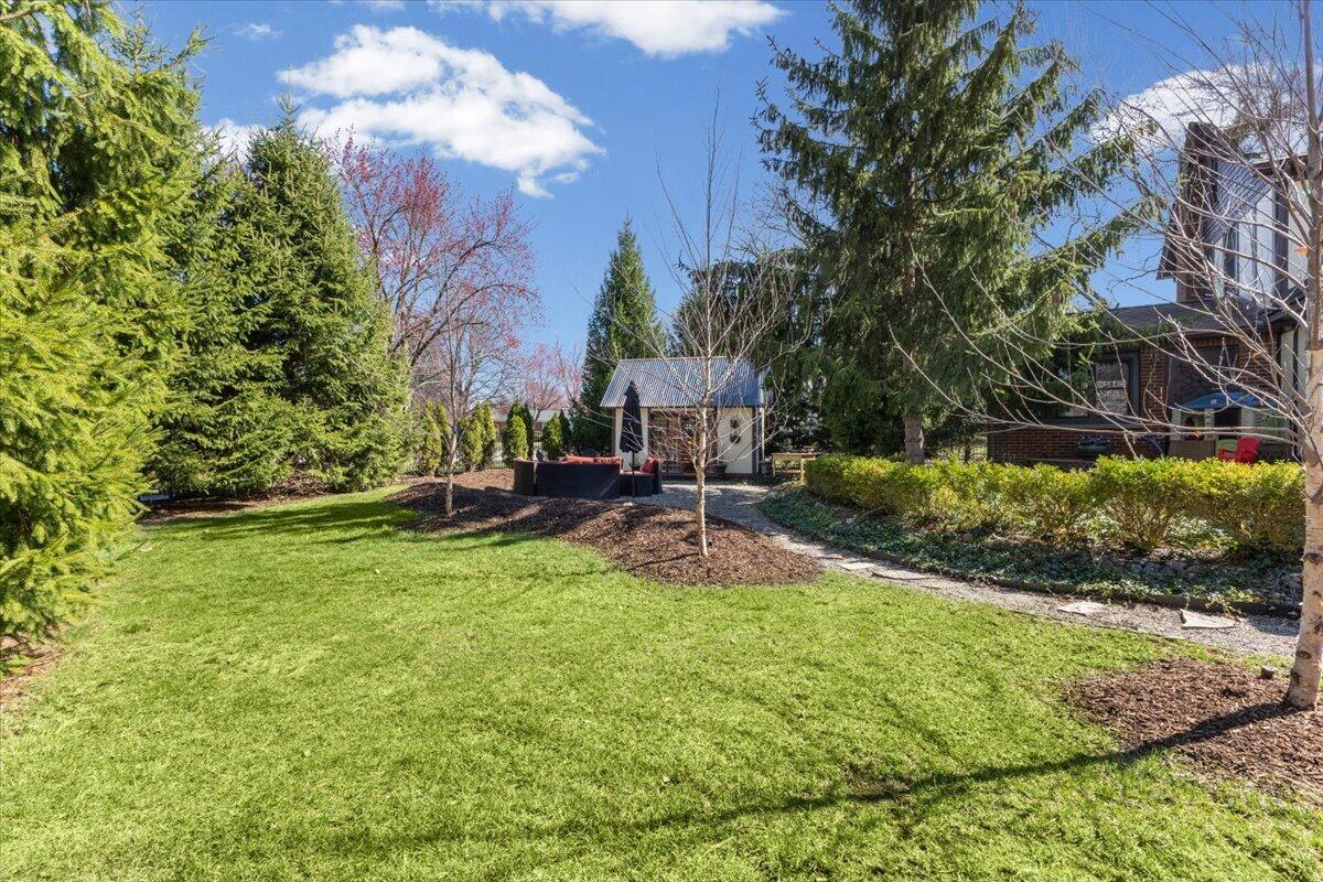 2656 Burnham Road Royal Oak, MI 48073 - Photo 52 of 63 huge private yard
