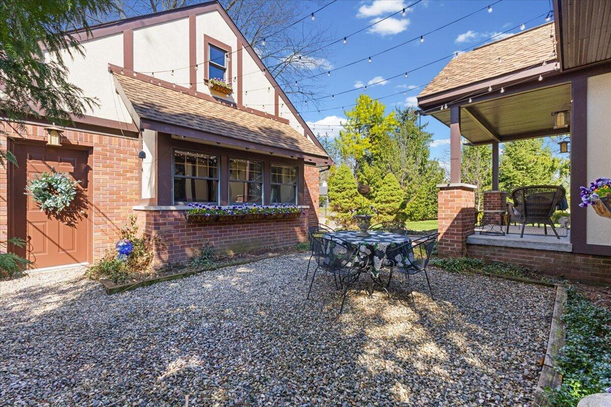 2656 Burnham Road Royal Oak, MI 48073 - Photo 58 of 63 outdoor dining area