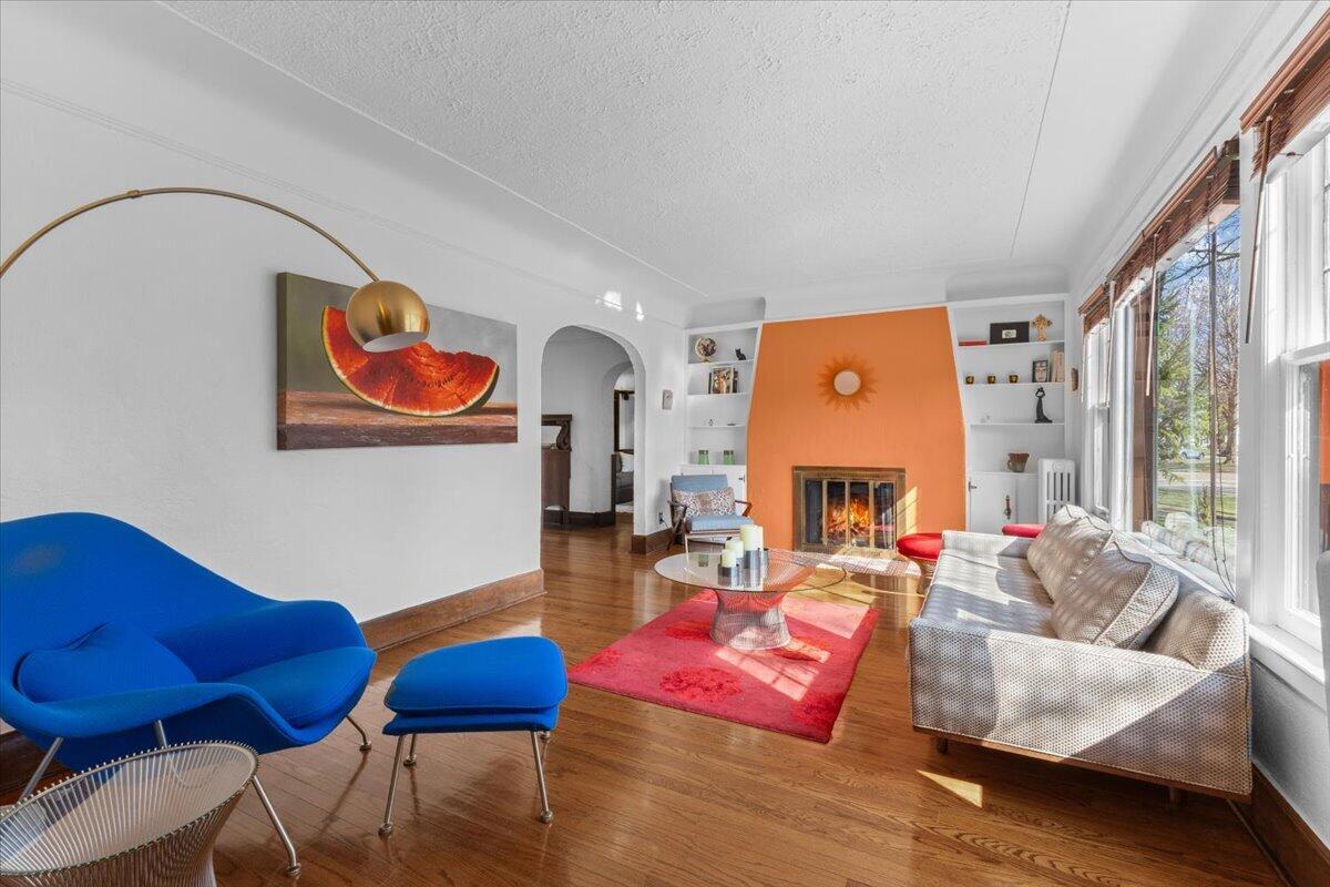 2656 Burnham Road Royal Oak, MI 48073 - Photo 6 of 63 living