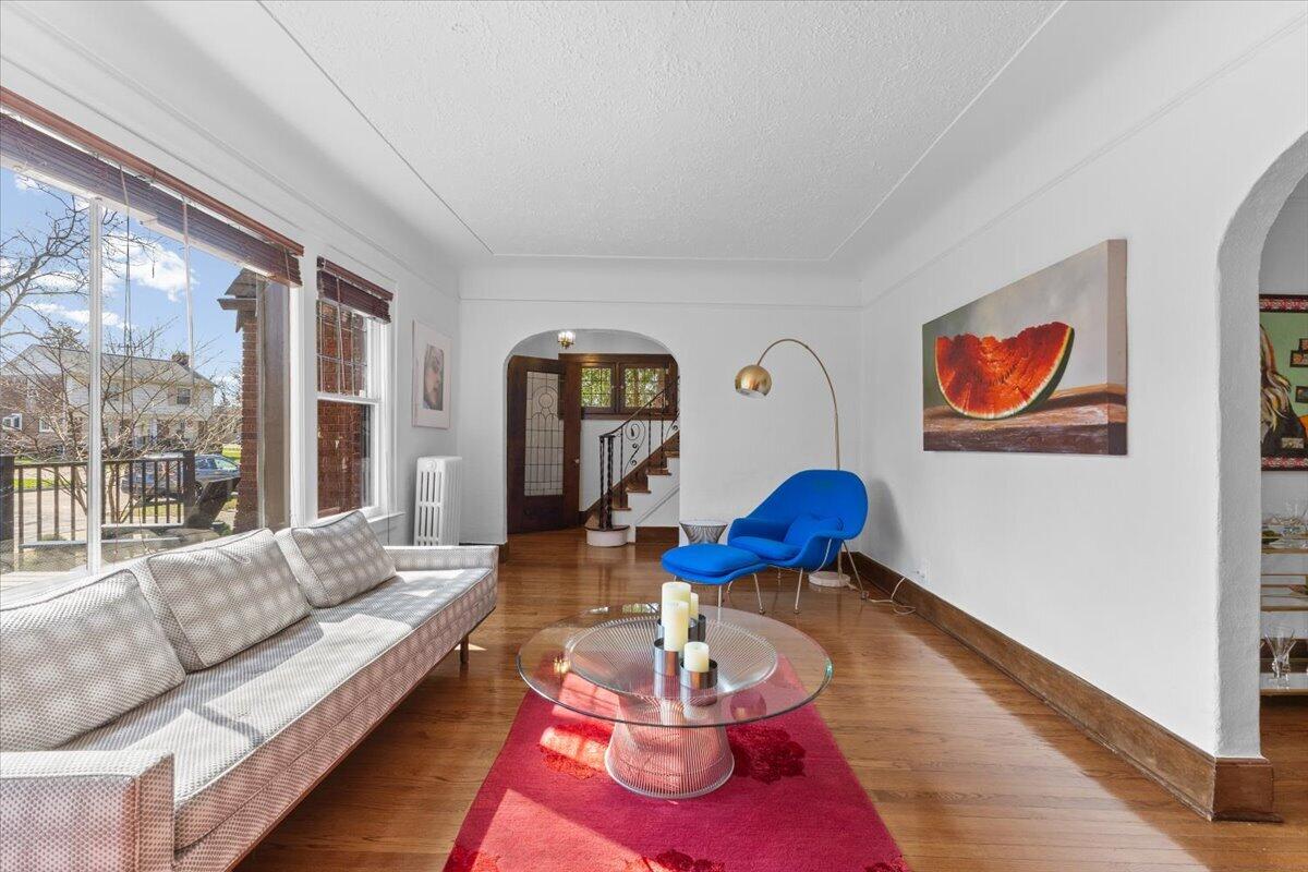 2656 Burnham Road Royal Oak, MI 48073 - Photo 8 of 63 Living