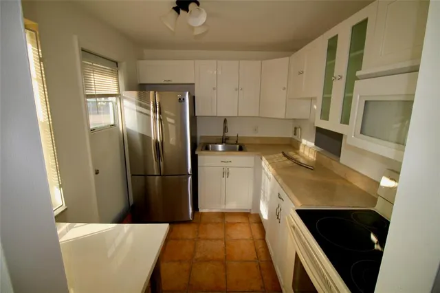 $1,250 | Undisclosed Address, Dania Beach, FL 33004