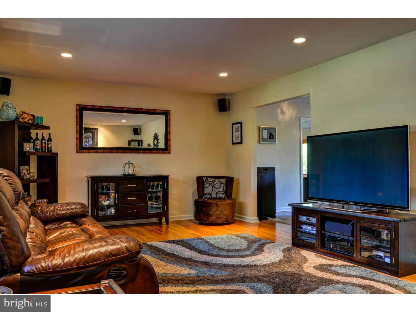 46 Titus Mill Road Pennington, NJ 08534 - Photo 4 of 25 Living Room