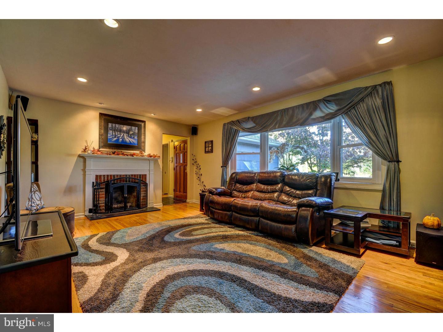 46 Titus Mill Road Pennington, NJ 08534 - Photo 5 of 25 Living Room