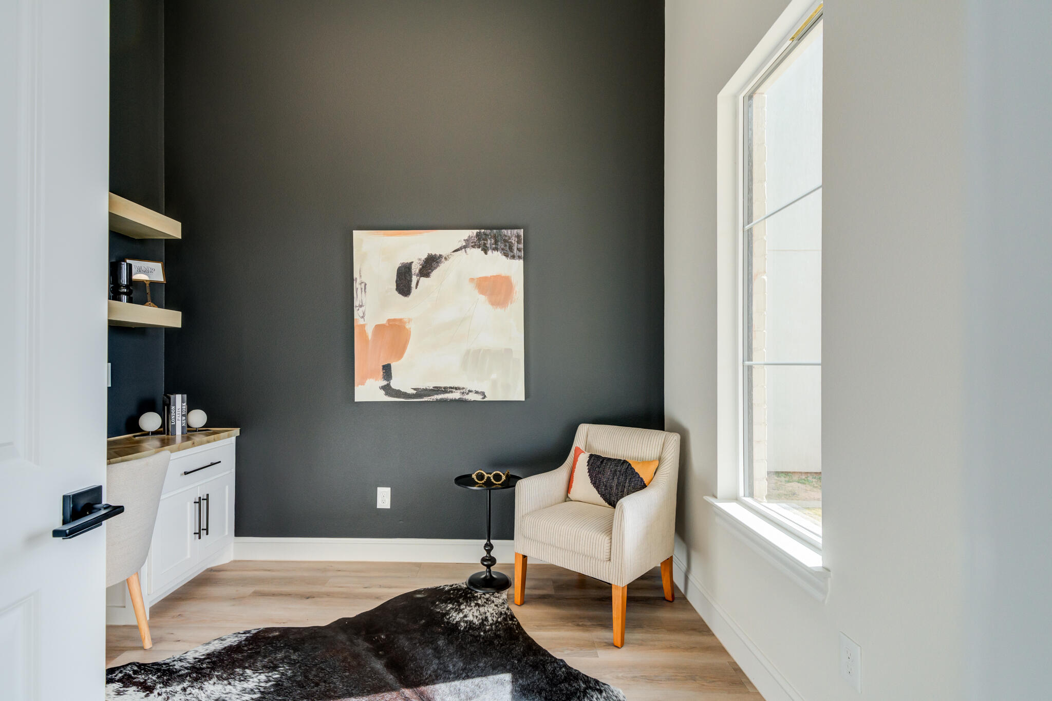 3902 148th Street Lubbock, TX 79423 - Photo 25 of 83 a living room with furniture and a window