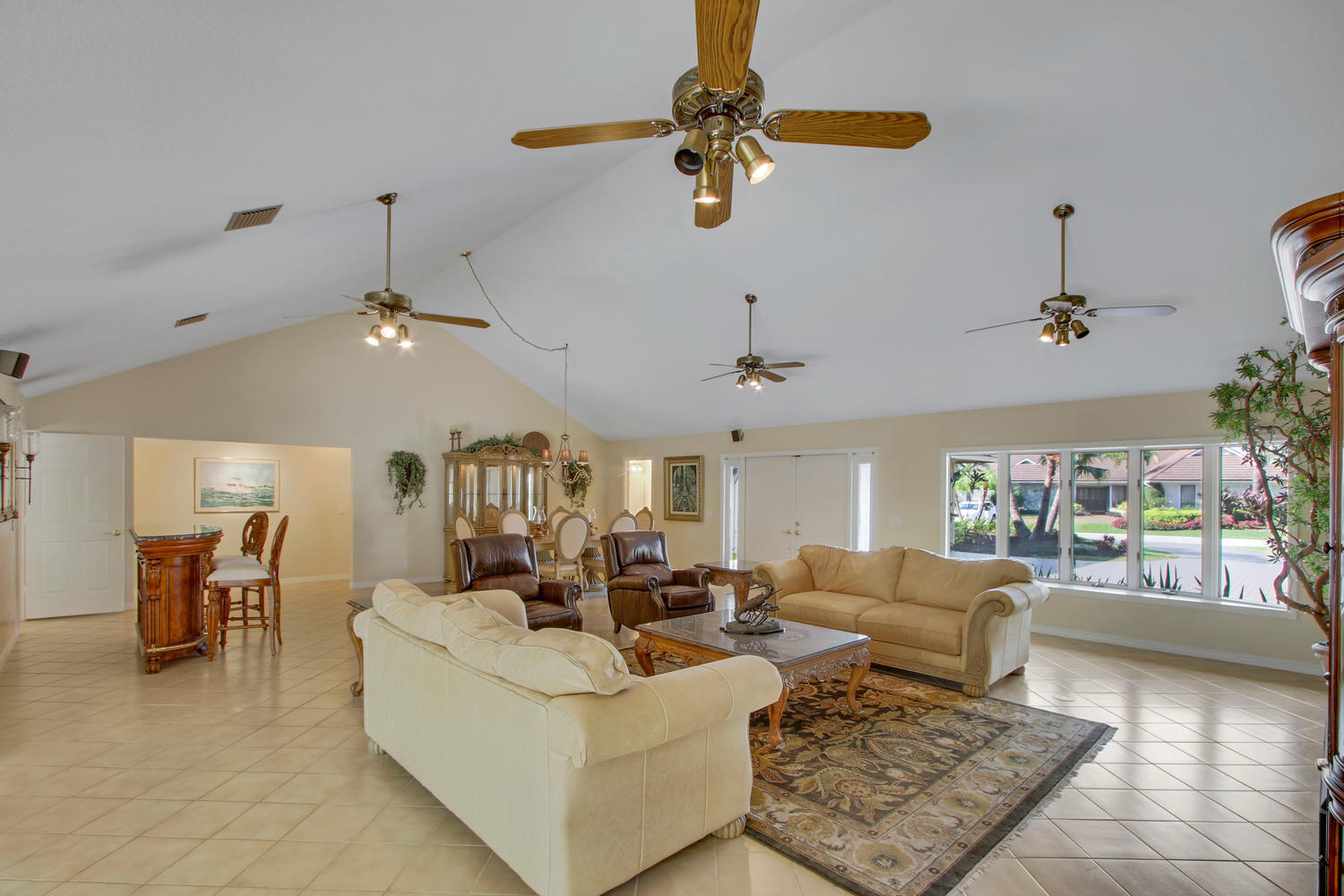 19859 Wilkinson Leas Road Jupiter, FL 33469 - Photo 3 of 27 19859 Wilkinson Leas Rd-large-008-11-Liv