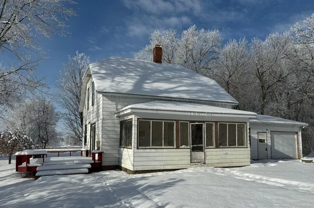 $249,000 | 43199 County Road 112, Sauk Centre, MN 56378