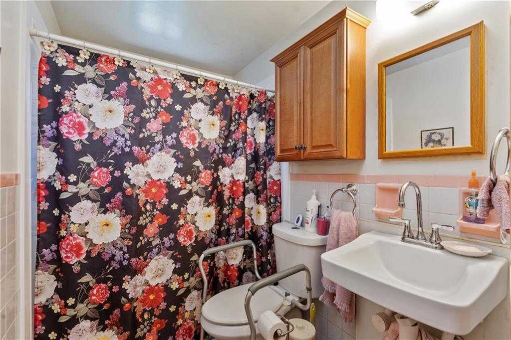 104 Palace Avenue McKees Rocks, PA 15136 - Photo 13 of 25 Walk-in shower