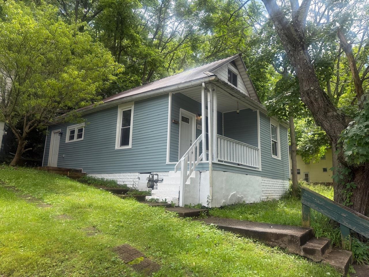 3013 Simpson Road Ashland, KY 41101 - Photo 1 of 28