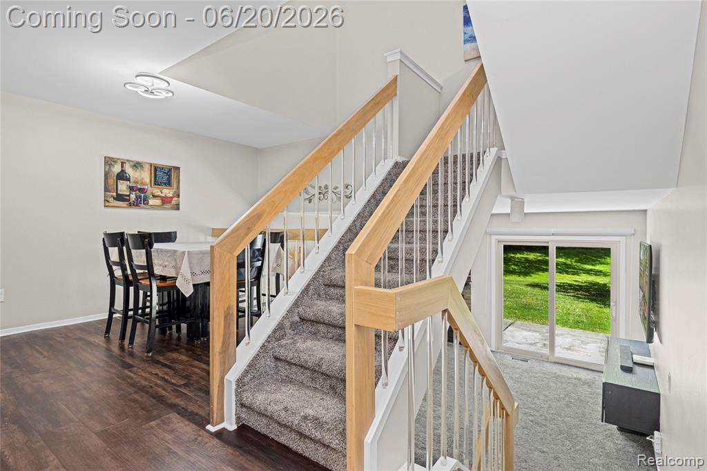39455 Country Lane Novi, MI 48375 - Photo 3 of 52