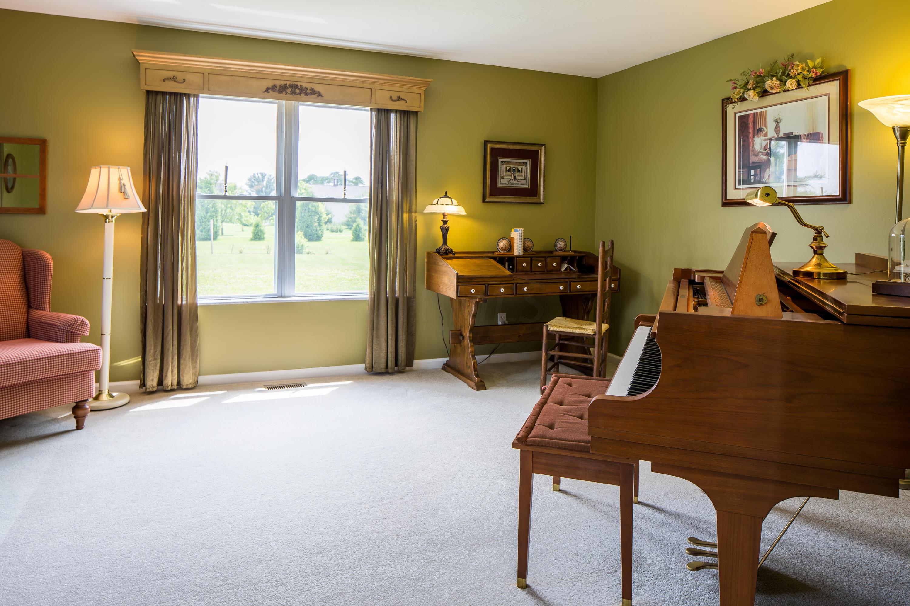 6219 Thomas Road Radnor, OH 43066 - Photo 7 of 37 Gallery Image 7