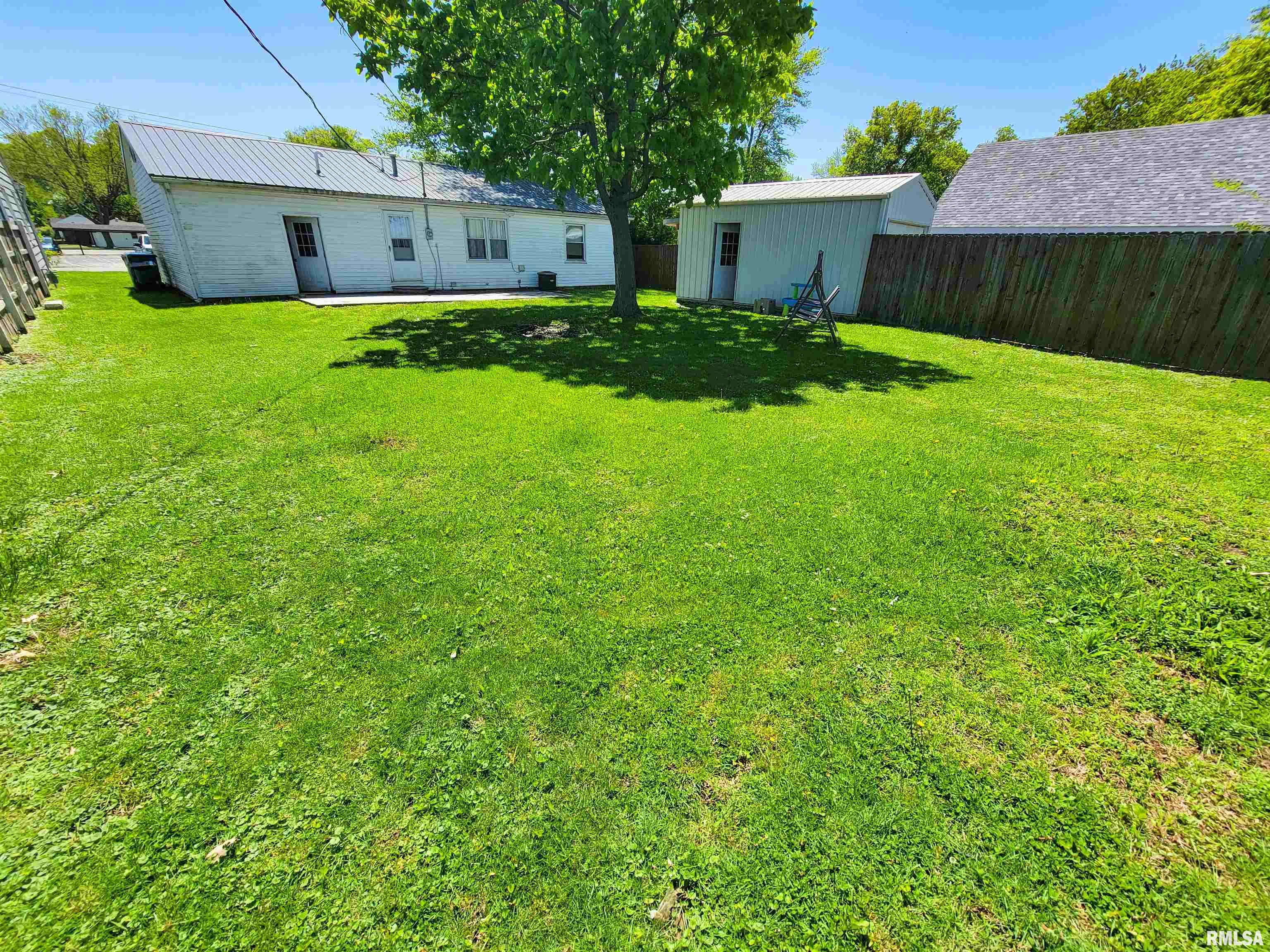 214 West 12th Street Flora, IL 62839 - Photo 2 of 62