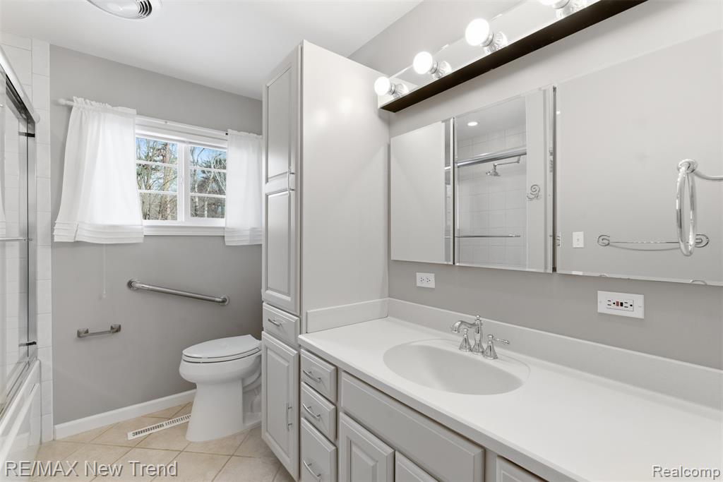1043 Westview Road Bloomfield Hills, MI 48304 - Photo 29 of 43