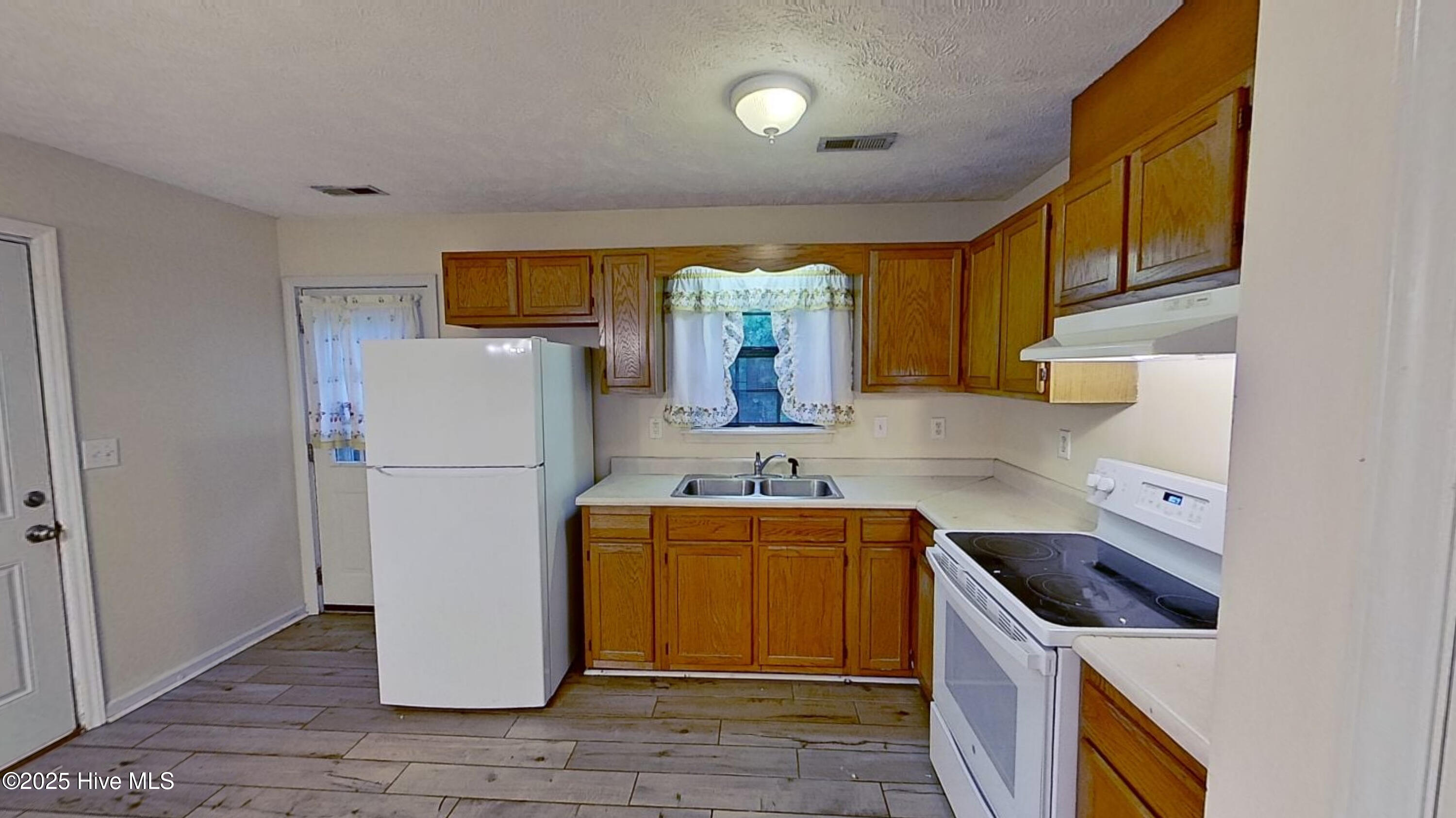 237 Bountiful Lane Castle Hayne, NC 28429 - Photo 8 of 19 07- 237 Bountiful Ln