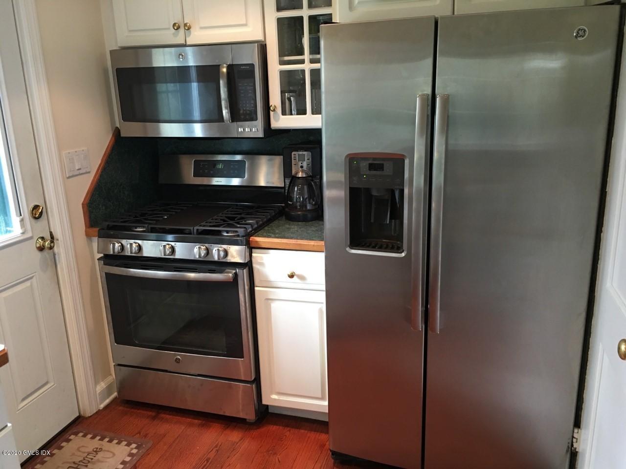 45 Thorn Hill Road Riverside, CT 06878 - Photo 11 of 19 45 thornhill kitchen