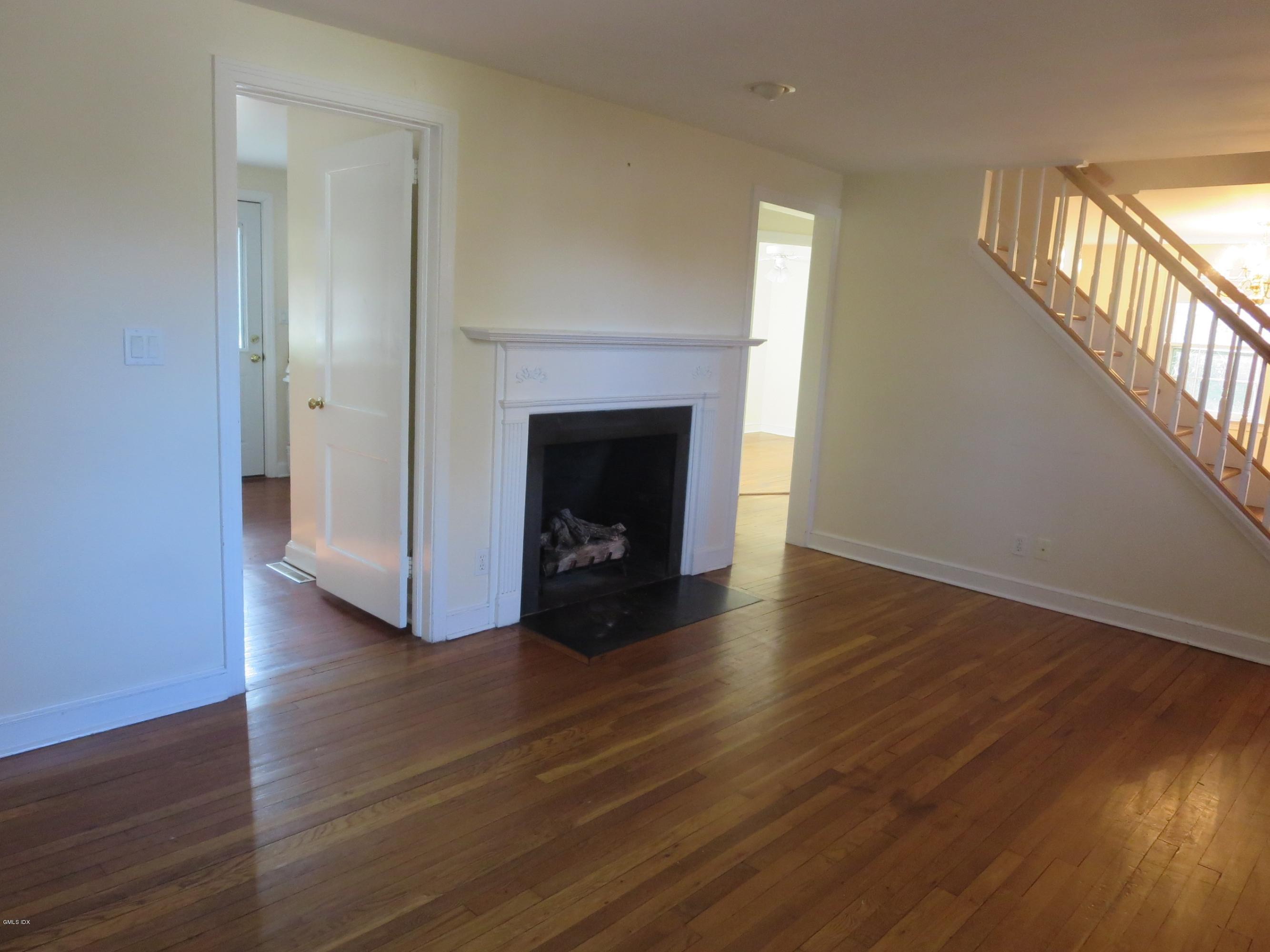 45 Thorn Hill Road Riverside, CT 06878 - Photo 5 of 19 035