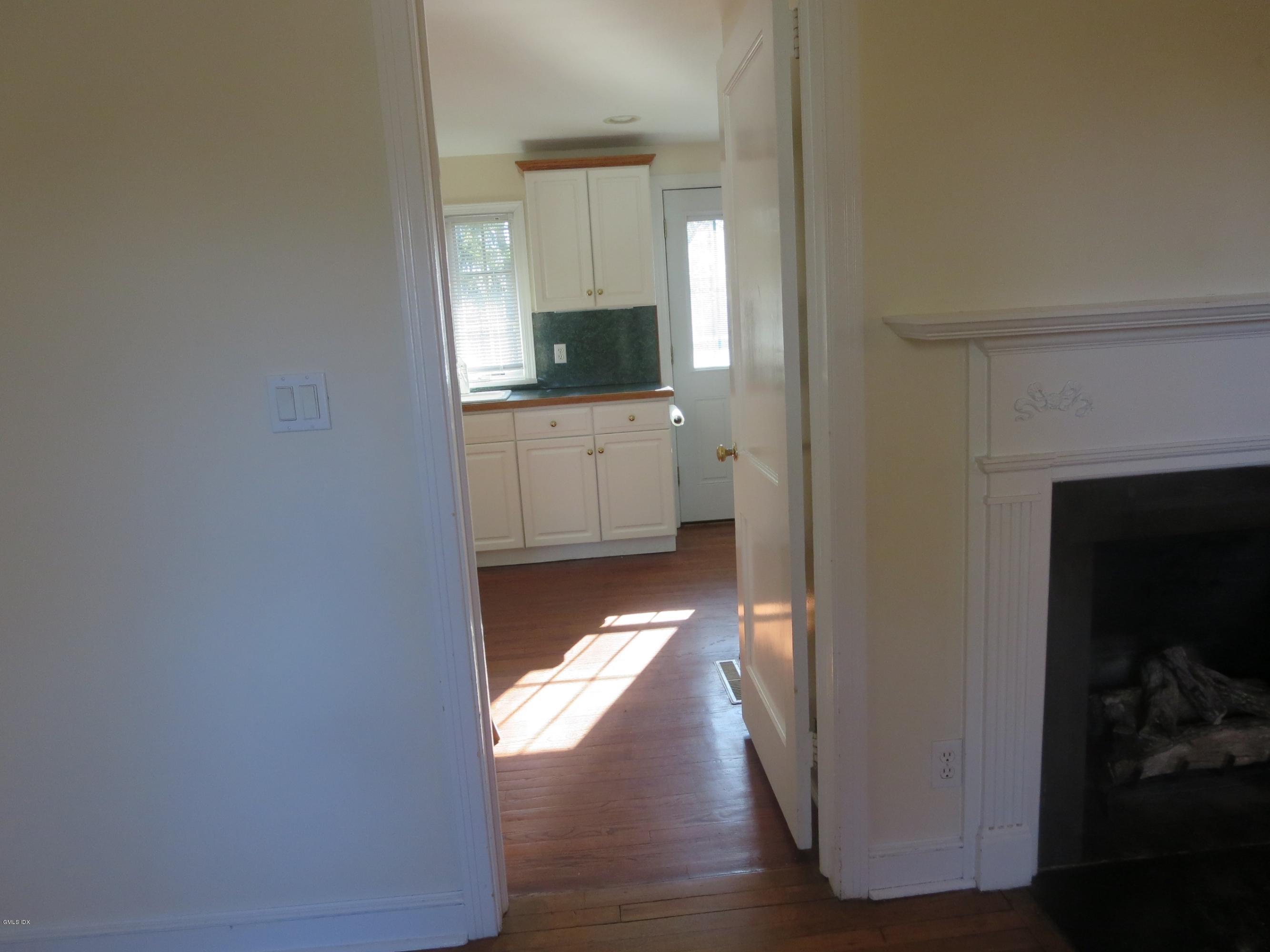 45 Thorn Hill Road Riverside, CT 06878 - Photo 9 of 19 039
