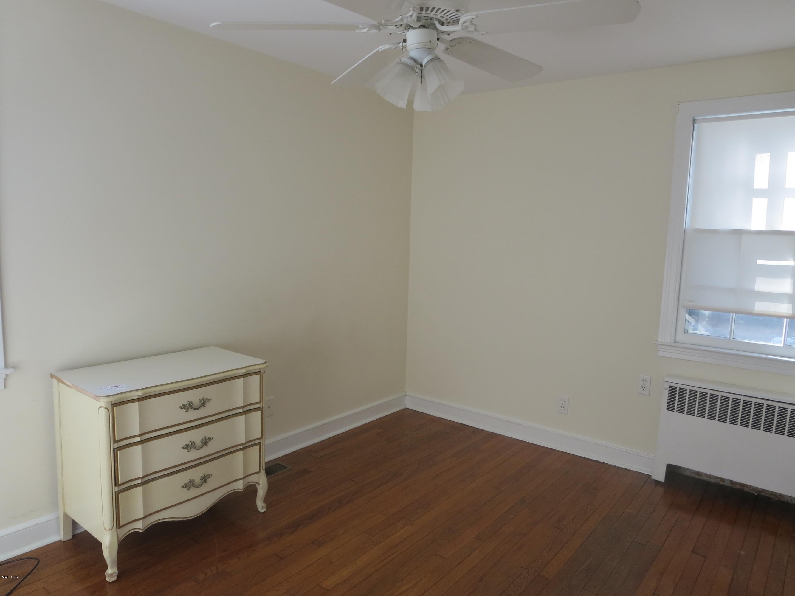 45 Thorn Hill Road Riverside, CT 06878 - Photo 10 of 19 036
