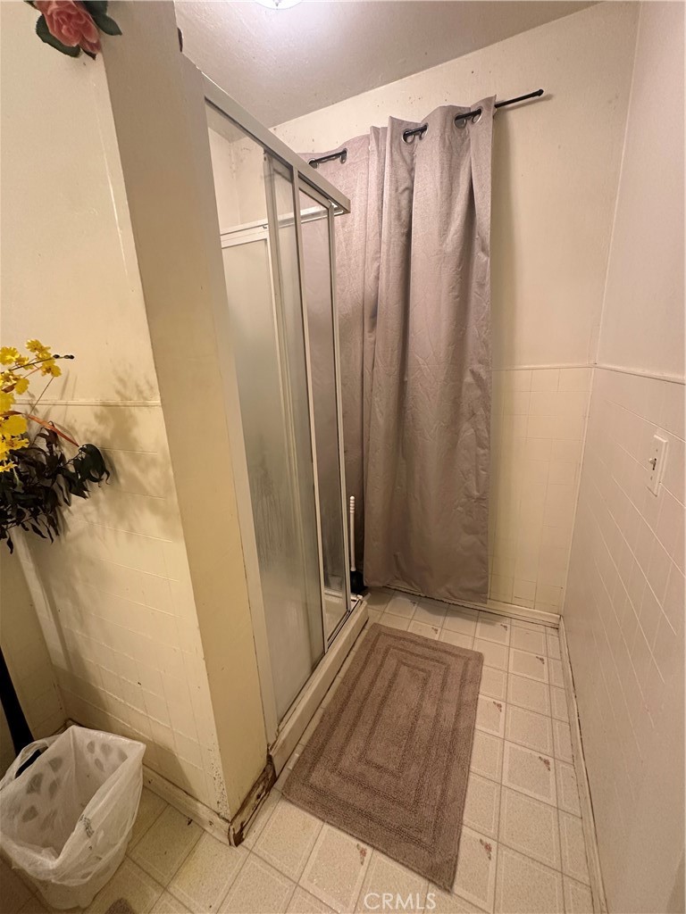 6540 Enos Lane Bakersfield, CA 93314 - Photo 25 of 54