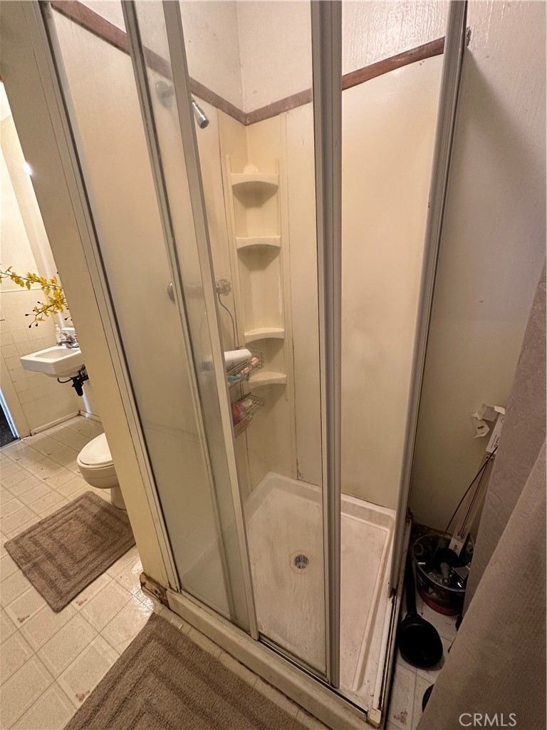 6540 Enos Lane Bakersfield, CA 93314 - Photo 26 of 54