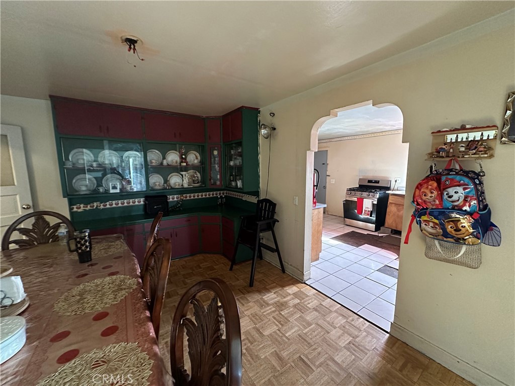 6540 Enos Lane Bakersfield, CA 93314 - Photo 31 of 54 dining area