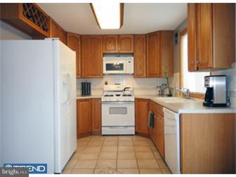 10856 Perrin Road Philadelphia, PA 19154 - Photo 6 of 12