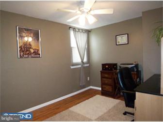 10856 Perrin Road Philadelphia, PA 19154 - Photo 8 of 12