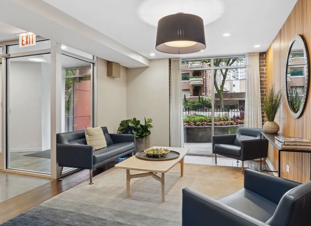 707 West Sheridan Road, Unit 405 Chicago, IL 60613 - Photo 2 of 20 Gallery Image 2