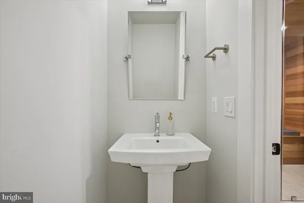$2,300,000 | 4055 Thornton Street, Annandale, VA 22003