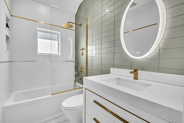 $2,398,000 | 147-07 8th Avenue | Whitestone